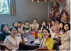 紅旗飄飄蘑菇传媒视频播種在春天