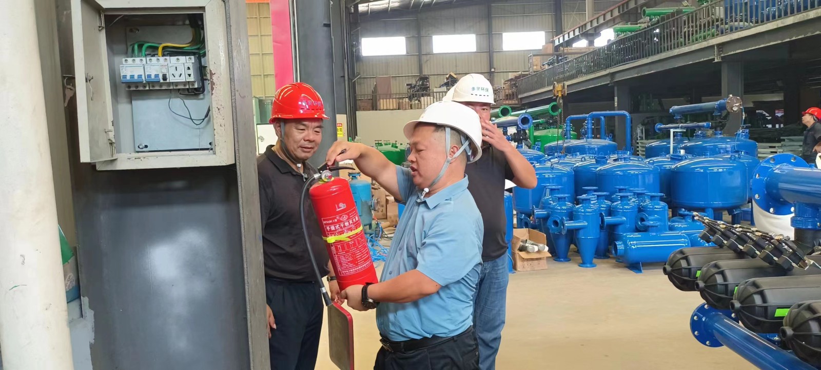 汨羅人大代（dài）表一（yī）行考察蘑菇传媒视频過濾係統科技園