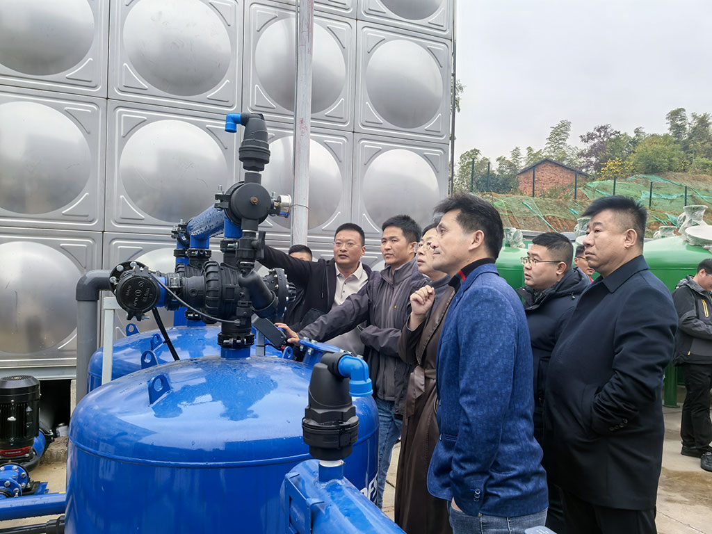 灌溉人俱樂部同仁參觀（guān）蘑菇传媒视频平江新工（gōng）廠，共話行業發展新篇章